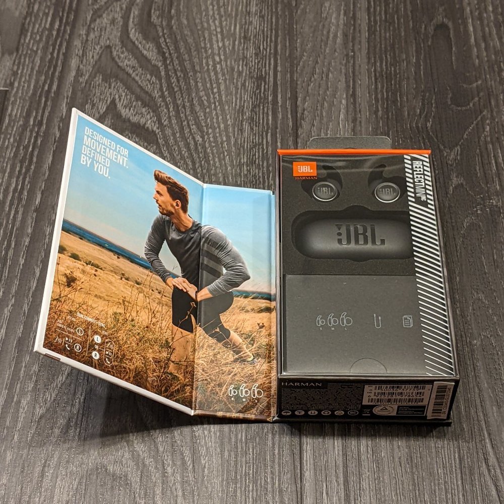 JBL Reflect Mini In Ear Headphones - Picture 2 of 4